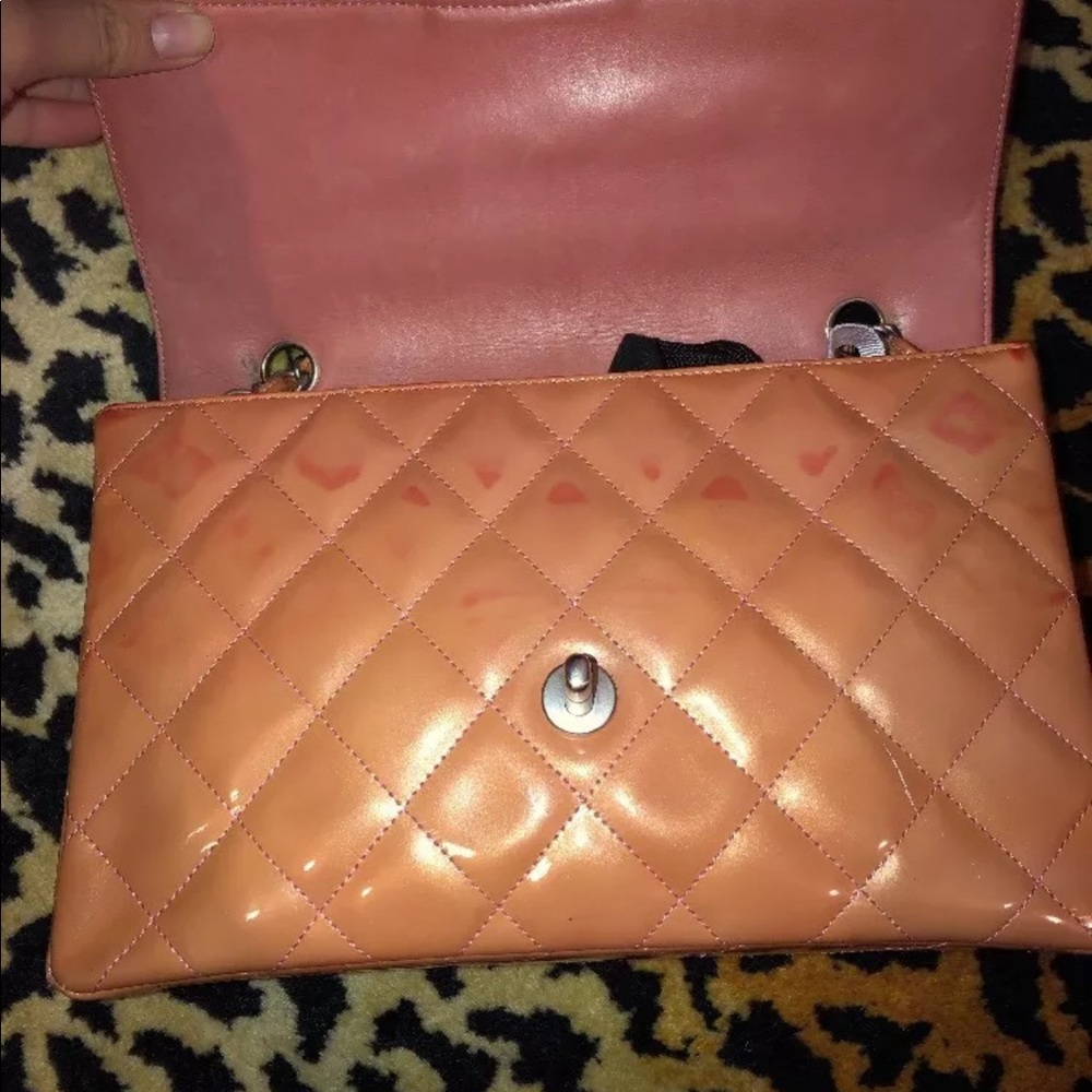 🔥SOLD🔥Chanel patent leather peach medium classic - Picture 5 of 8